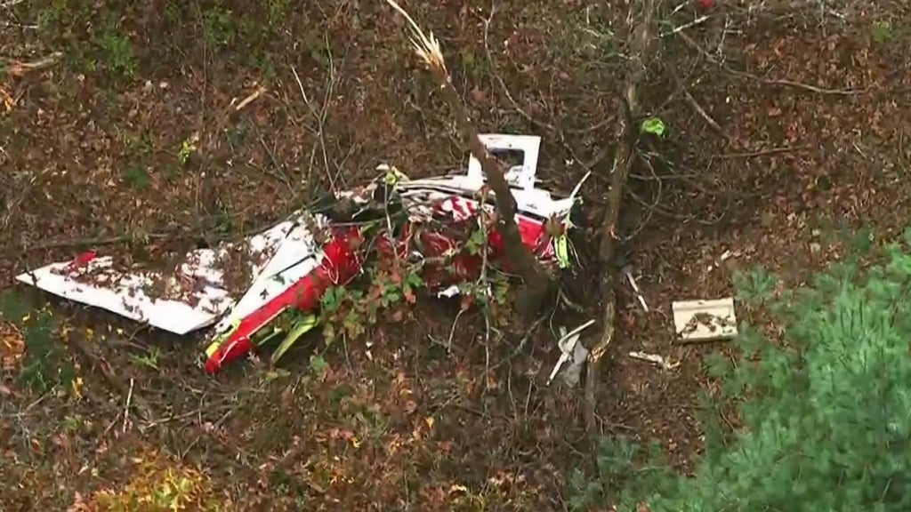 Community mourns pilot among 6 dead in Wisconsin plane crash — WCCO / CBS Minnesota, Maplewood Dining news