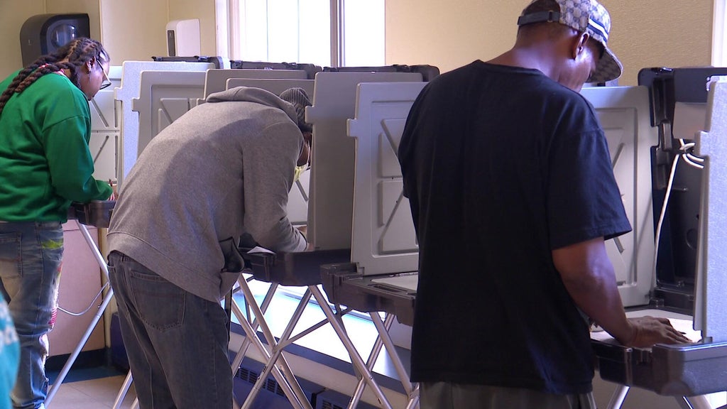 Catholic Charities helps Minnesota's unhoused vote ahead of midterms — WCCO / CBS Minnesota, Maplewood Sports news