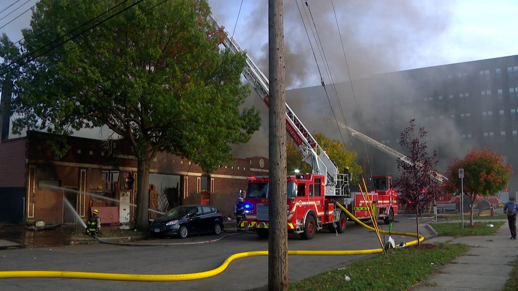 2 Minneapolis firefighters hurt in East Franklin Avenue business fire — WCCO / CBS Minnesota, Maplewood Health news