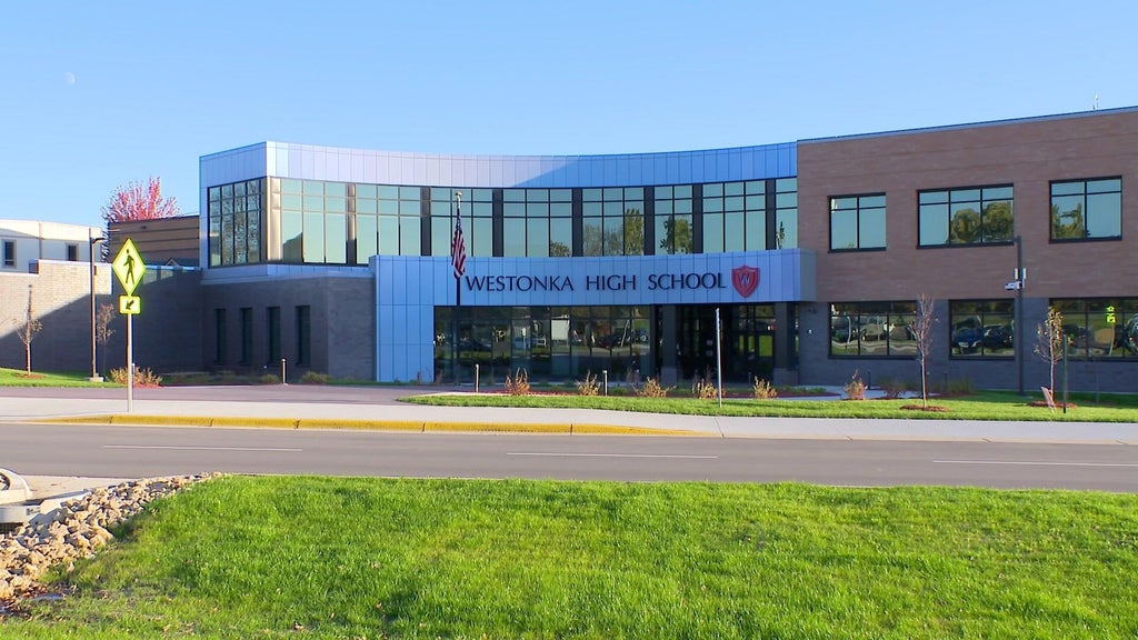 Westonka schools develop AI policymaking group to prepare for evolving technology — WCCO / CBS Minnesota, Maplewood Technology news