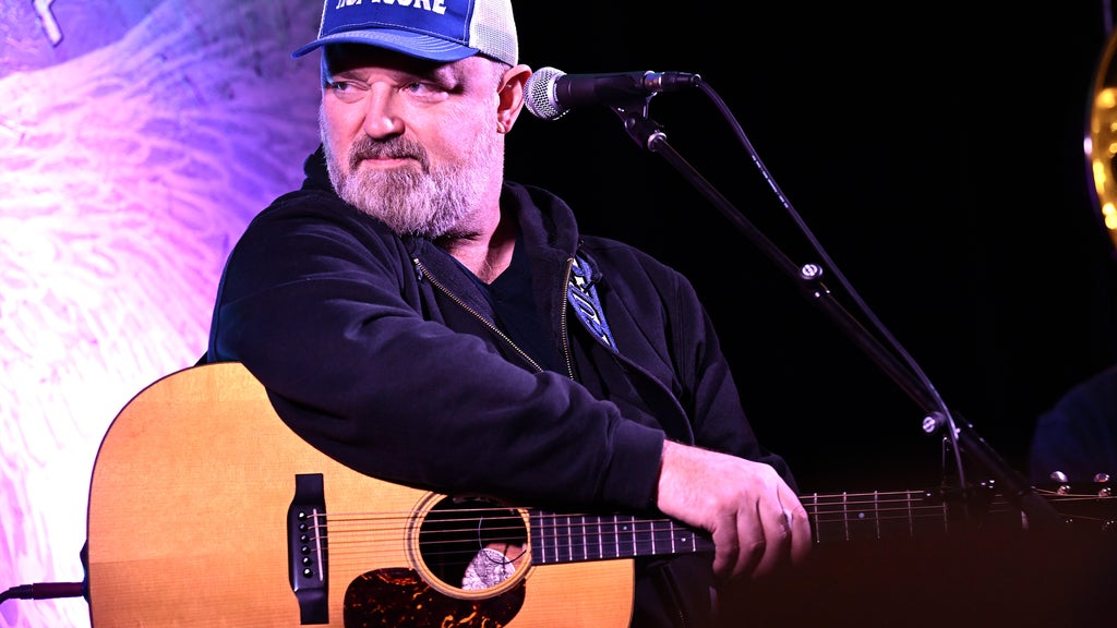 Zac Brown Band founding member raising awareness of ALS with "Hop on a Cure" nonprofit — WCCO / CBS Minnesota, Maplewood Community news