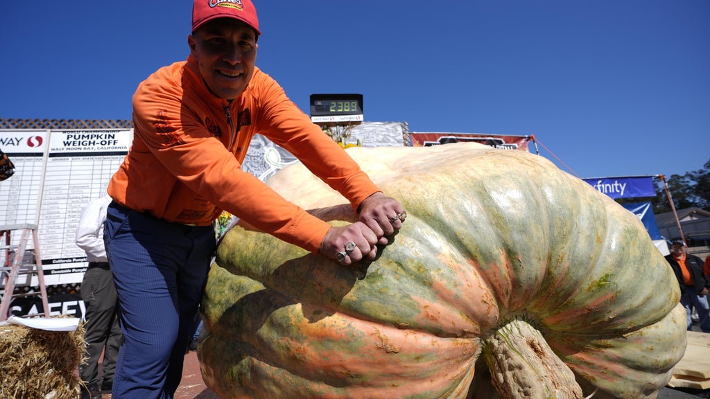 Anoka County pumpkin grower wins California title for 5th time in 7 years — WCCO / CBS Minnesota, Maplewood Arts news