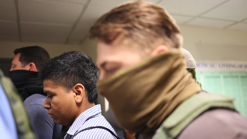 DOJ sues St. Paul and Portland, Oregon, over mask and ID requirements for federal officers — WCCO / CBS Minnesota, Maplewood Government news