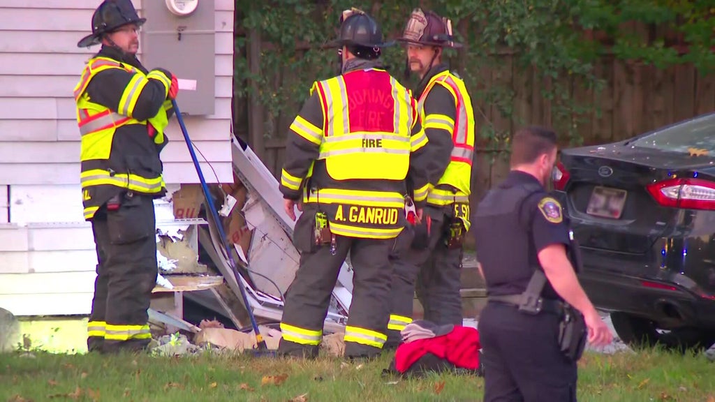 Man blew through Bloomington stop sign, hit car, which then struck home, police say — WCCO / CBS Minnesota, Maplewood Community news