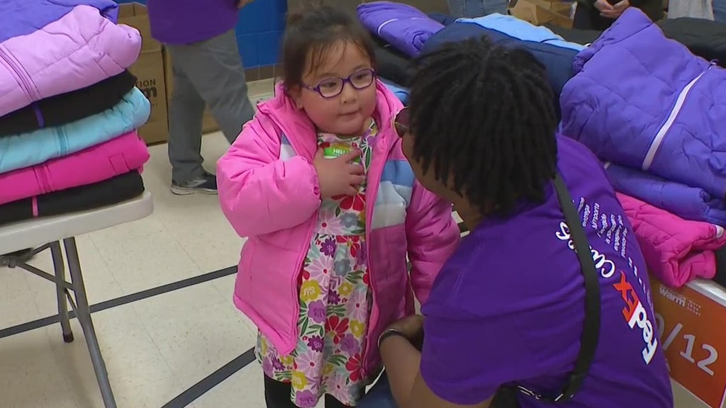 Hundreds of St. Paul students gifted free winter coats by Operation Warm — WCCO / CBS Minnesota, Maplewood Schools news