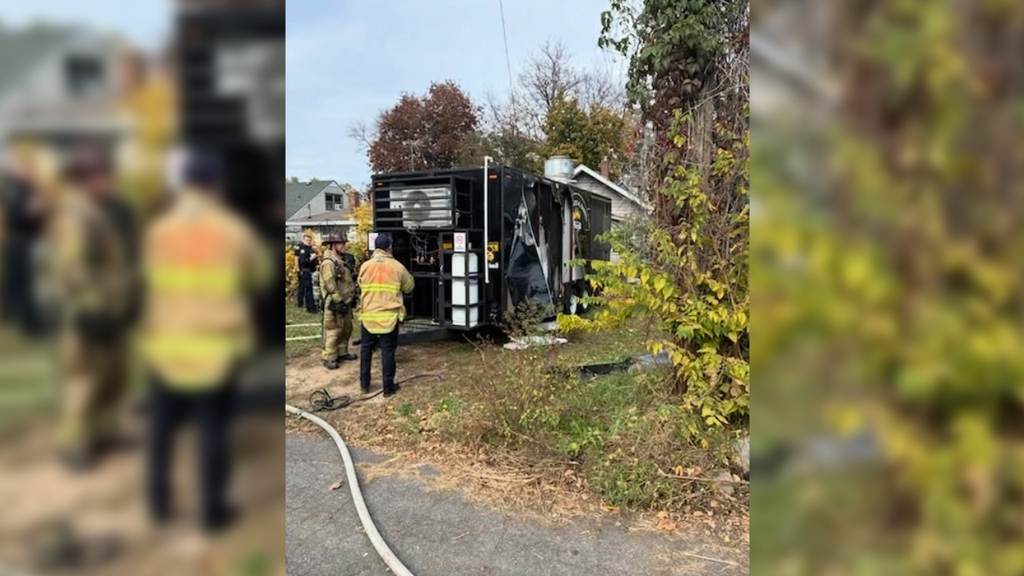 3 adults hospitalized after fire at food truck on St. Paul's east side — WCCO / CBS Minnesota, Maplewood Dining news