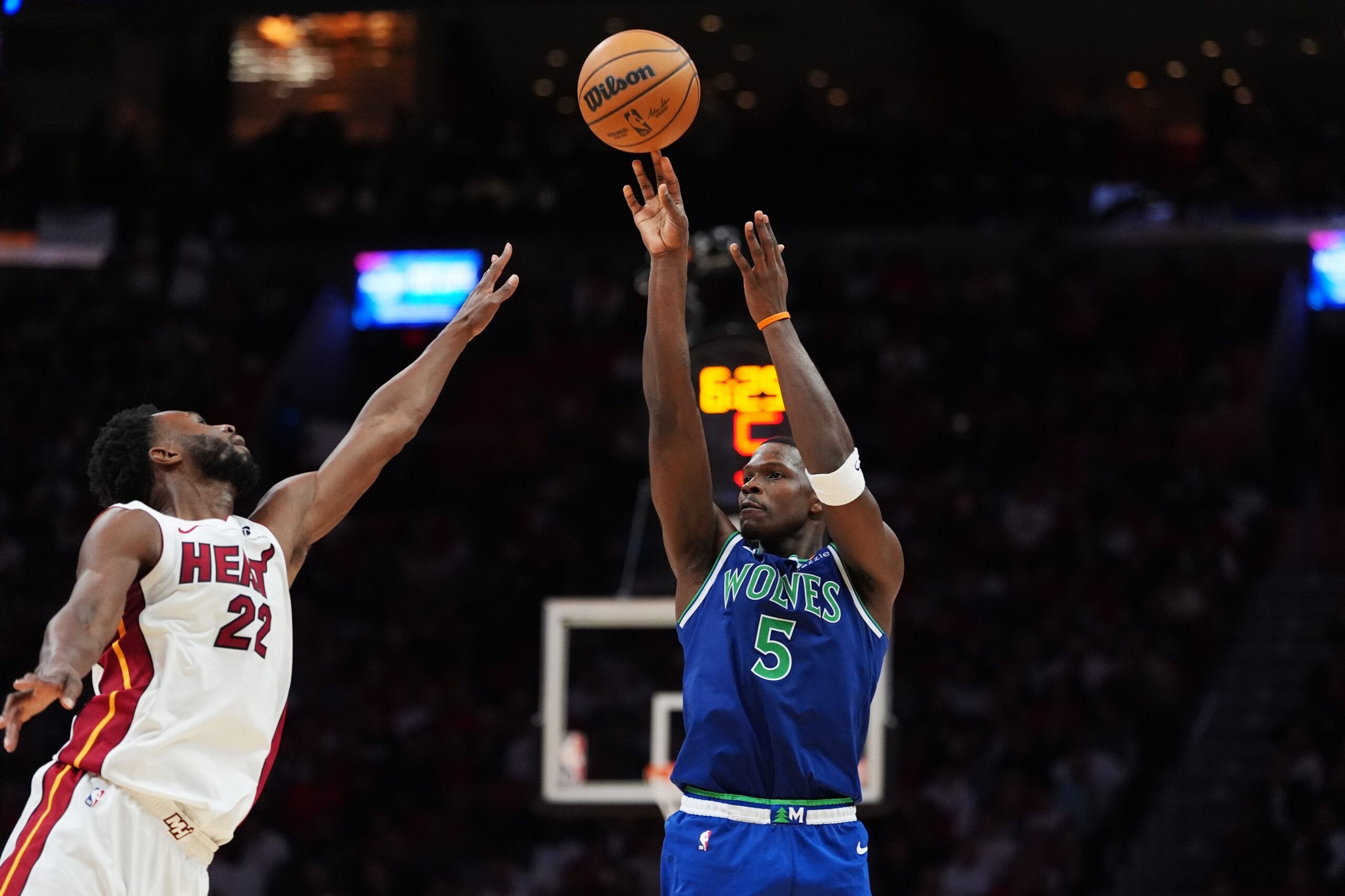 Anthony Edwards scores 45, Wolves roll past Heat 131-106 to spoil Giannis’ opener — KSTP 5, Maplewood Business news