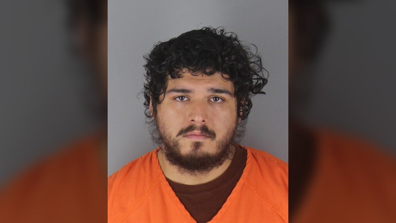 Charges: Bloomington man stabbed roommate while he was asleep, severely injuring him — Maplewood Real Estate news