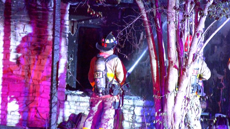 One person dies, another person and a dog rescued from Blakeley Drive house fire — KENS 5 (San Antonio), Maplewood Health news