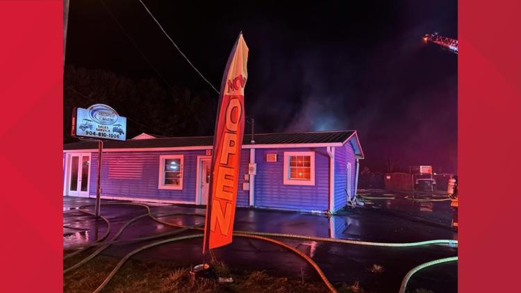 No injuries reported after large building fire at golf cart repair business off US-1 — First Coast News Local, Maplewood Business news