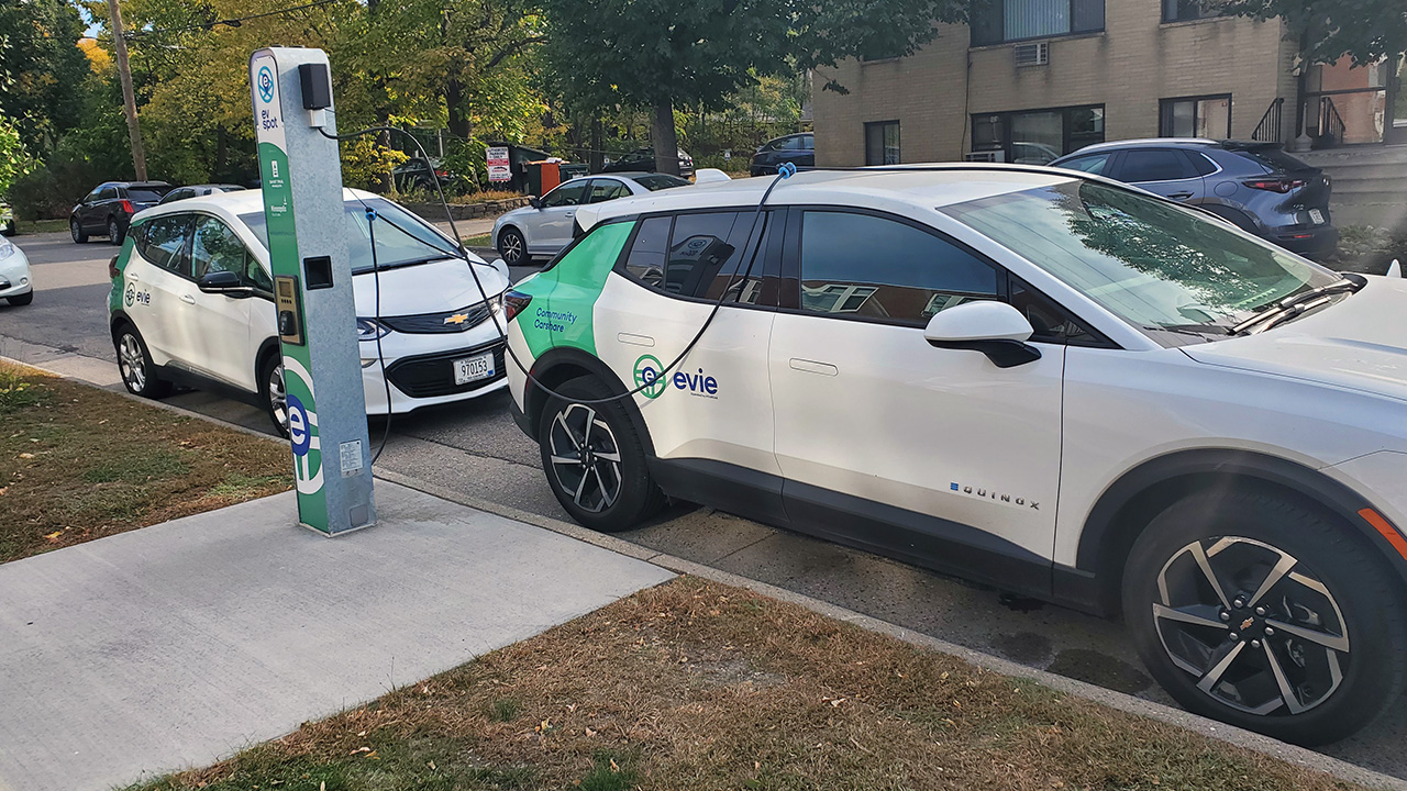 Evie carshare could continue as St. Paul offers $300K investment, seeks new vendor — FOX 9