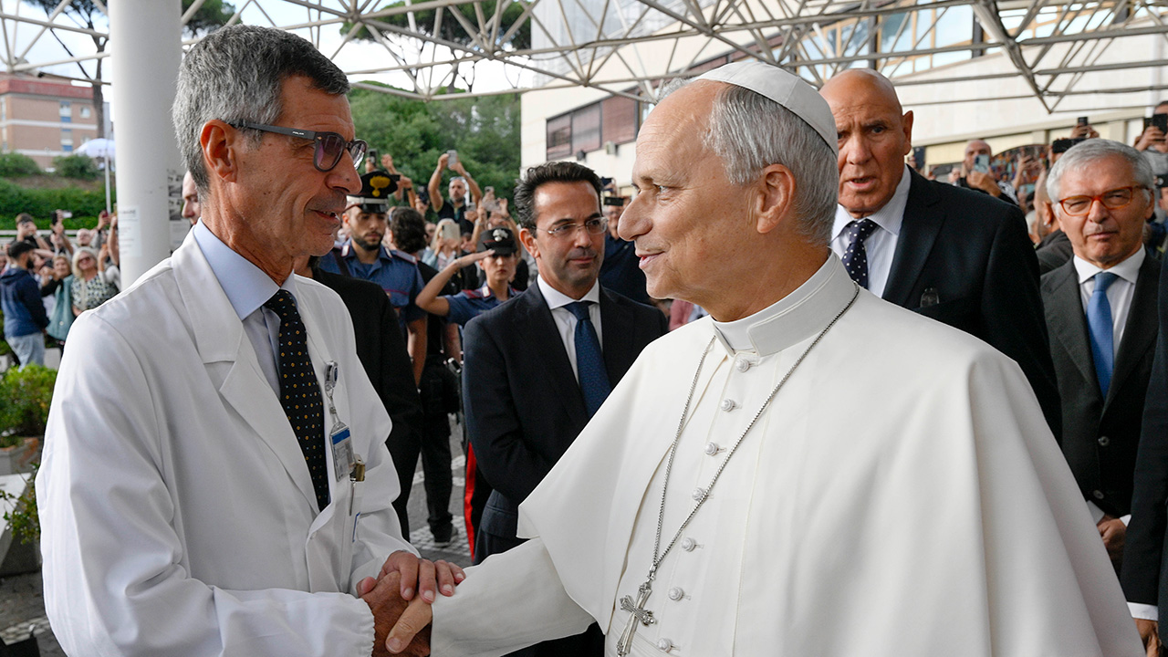 Pope Leo returns to Vatican, four days after lung cancer surgery — FOX 9, Maplewood Health news