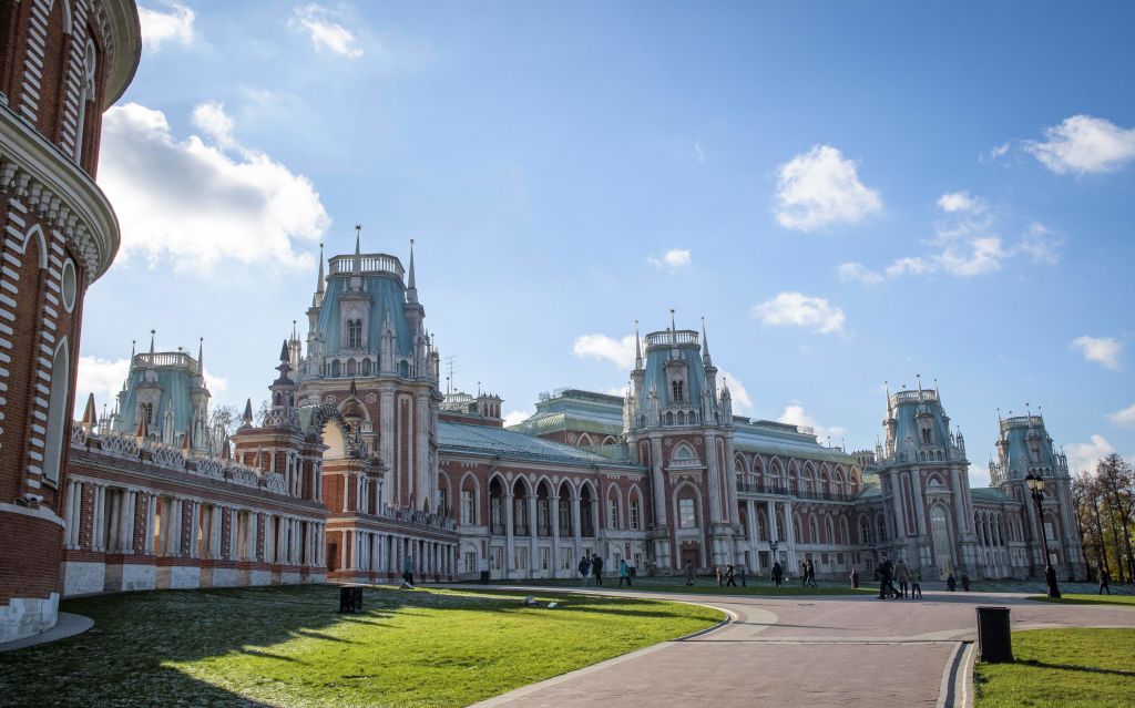A serene view of Tsaritsyno Museum Reserve, a popular tourist destination in Moscow.