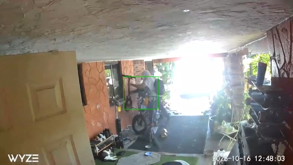 Investigators search for man caught on camera stealing an e-bike from a Fort Lauderdale home — WSVN 7 Broward, Maplewood Community news